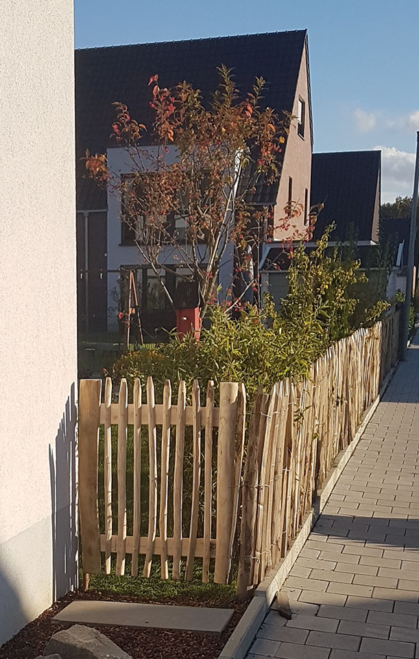 0812-1222 Staketenzaun Garteneinfassung Tor