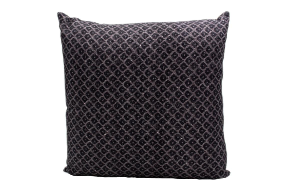 Kussenhoes zwart met ruitpatroon, omkeerbare kant beige, 45 x 45 cm Kussenhoes zwart met ruitpatroon, omkeerbare kant beige, 45 x 45 cm
