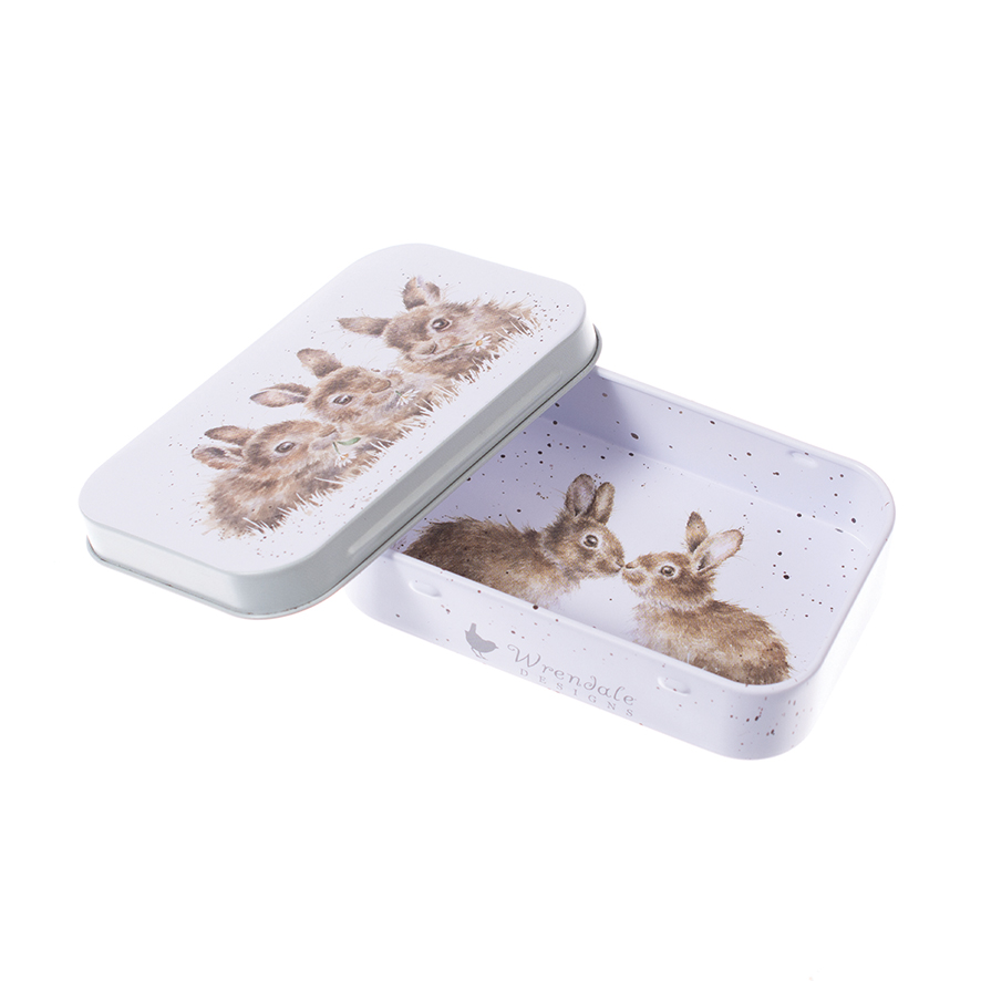 Wrendale kleine Dose/Pillendose, Motiv drei Hasenbabys kauen auf Gänseblumen,  9,5x6x2 cm