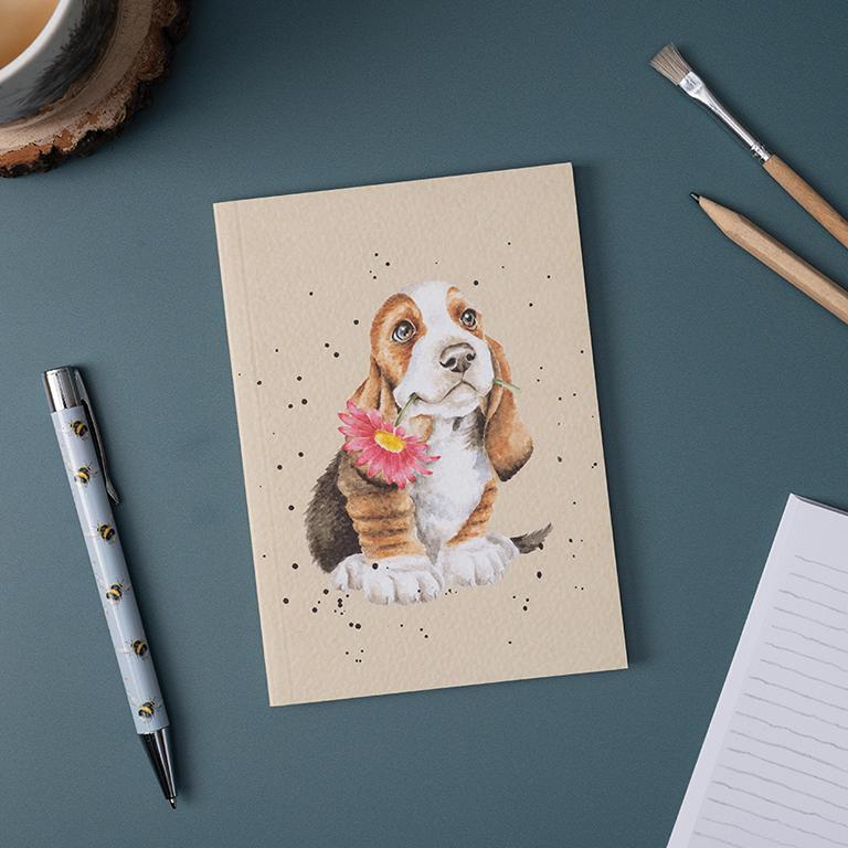 Wrendale Notizbuch, DIN A6, Motiv Hundewelpe mit Blume, Just for you Wrendale Notizbuch, DIN A6, Motiv Hundewelpe mit Blume, Just for you
