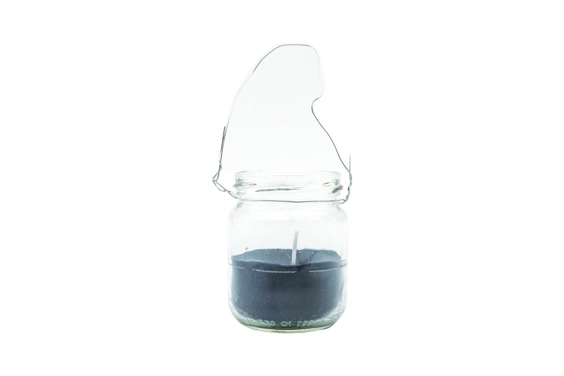 Lantaarn, klein met draadhanger, gemaakt van glas, met zwarte kaars, 6.8x8.7cm, brandduur 20 h Lantaarn, klein met draadhanger, gemaakt van glas, met zwarte kaars, 6.8x8.7cm, brandduur 20 h