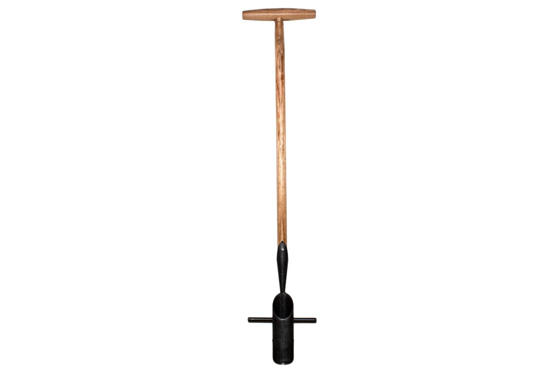 Krumpholz Zwiebelpflanzer 5,5 cm Konus, mit Tritt und Eschen-T-Stiel Krumpholz Zwiebelpflanzer 5,5 cm Konus, mit Tritt und Eschen-T-Stiel