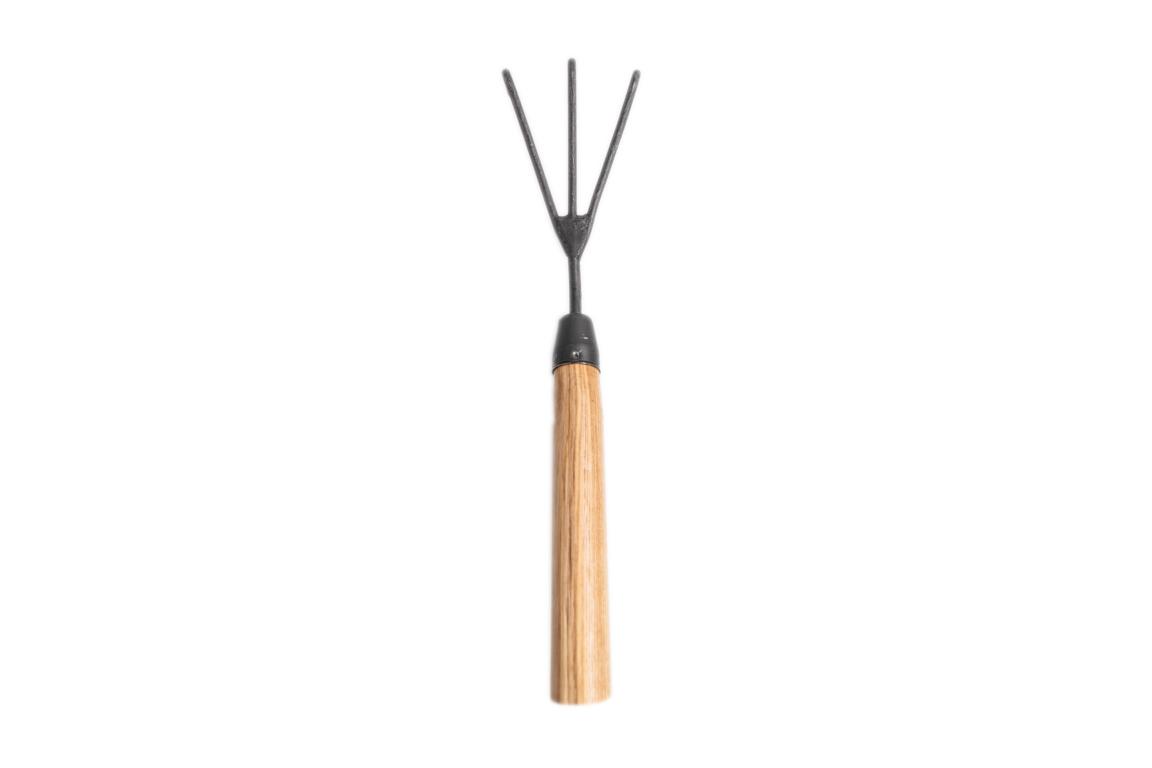 Krumpholz cultivator, 3 tanden (gesmeed) met essenhouten steel (140 cm) Krumpholz cultivator, 3 tanden (gesmeed) met essenhouten steel (140 cm)