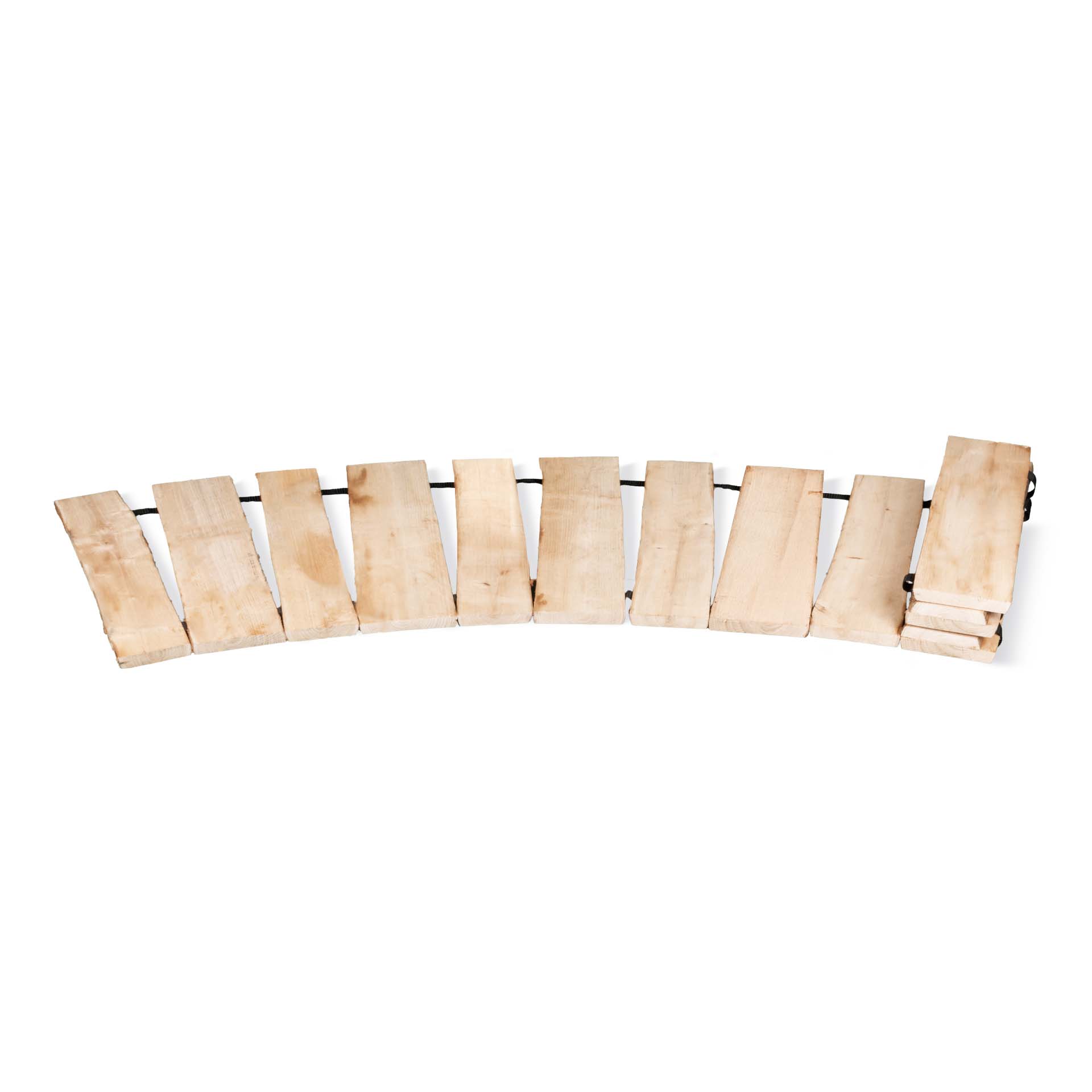Rollweg, Gartenweg aus Hartholz (gesägte Bohlen), Edelkastanie - Länge 2,5 Meter, Breite 60 cm, Abstand ca. 5 cm Rollweg, Gartenweg aus Hartholz (gesägte Bohlen), Edelkastanie - Länge 2,5 Meter, Breite 60 cm, Abstand ca. 5 cm