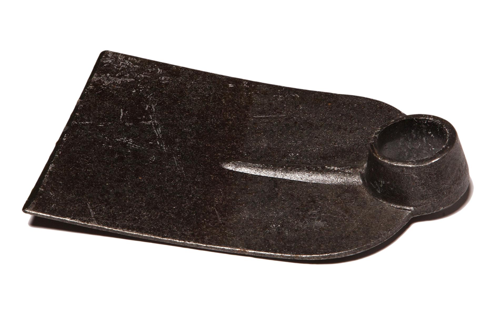 Krumpholz, Feldhacke 1,3 m lang mit rundem Auge und Eschenstiel