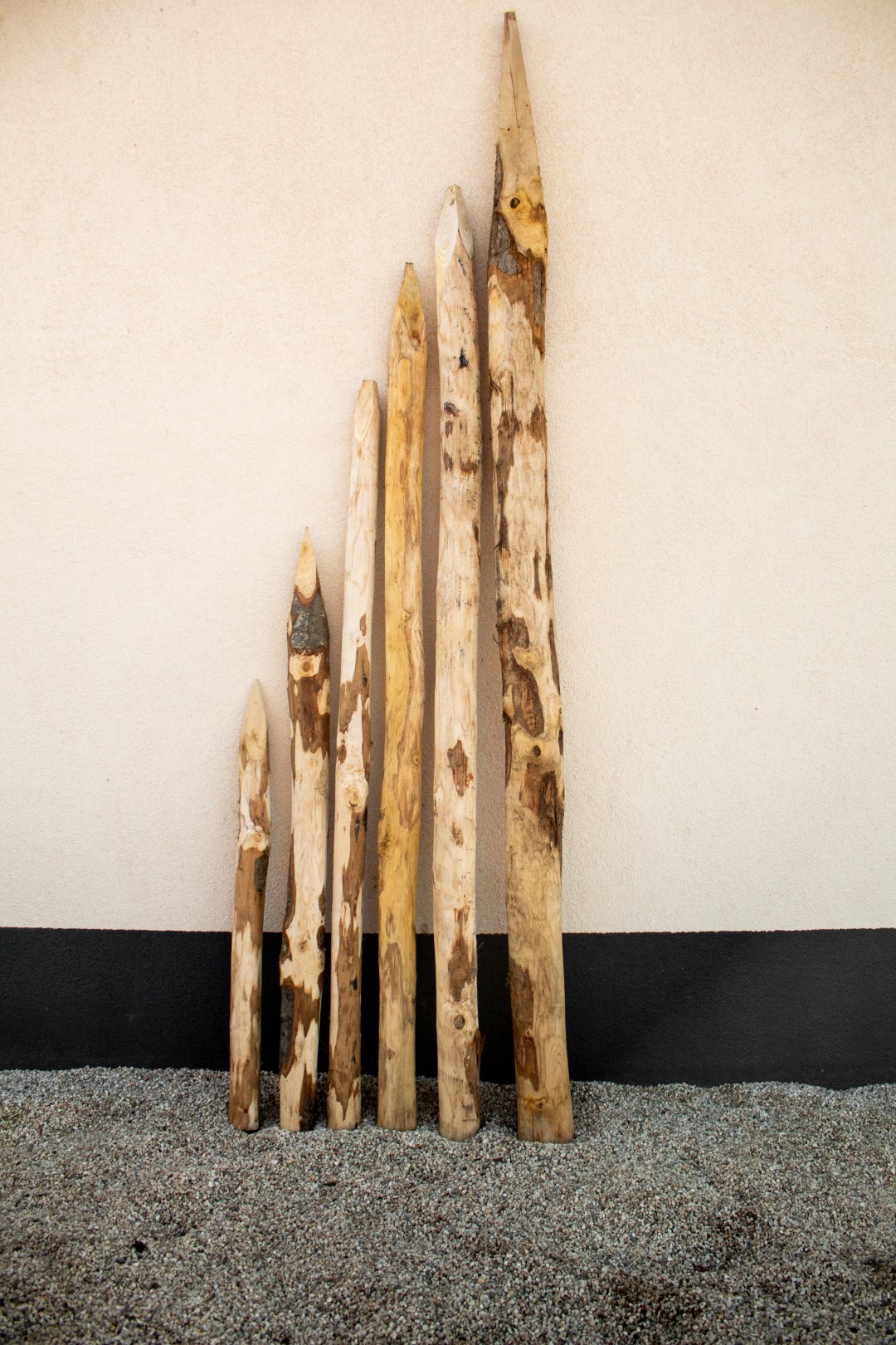 Kastanje paal 180 cm lang, Ø 6-8 cm Kastanje paal 180 cm lang, Ø 6-8 cm