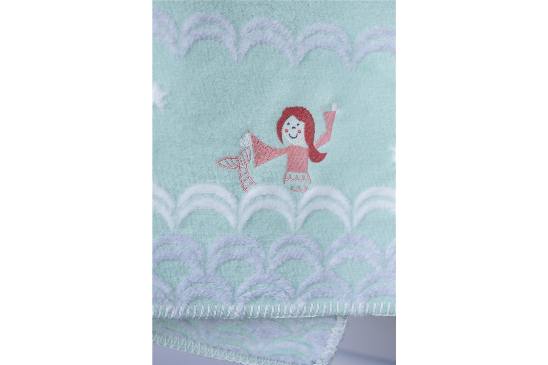 DAVID FUSSENEGGER Decke Juwel Finn, Babydecke, Meerjungfrau mit Stickerei, mint, 65x 90 cm